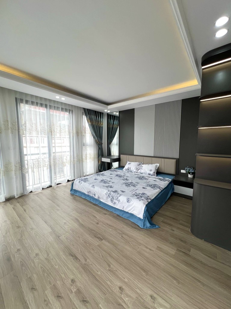 NHÀ 6 TẦNG – THANG MÁY -Phú Diễn – GẦN TRƯỜNG ĐH TÀI NGUYÊN MÔI TRƯỜNG